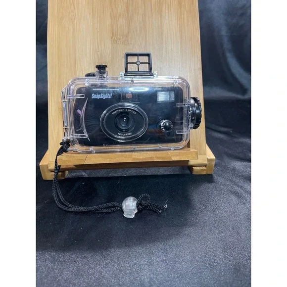 Snap Sights 35mm Underwater Film Camera Waterproof Case Flash Focus Free Black - Picture 1 of 2